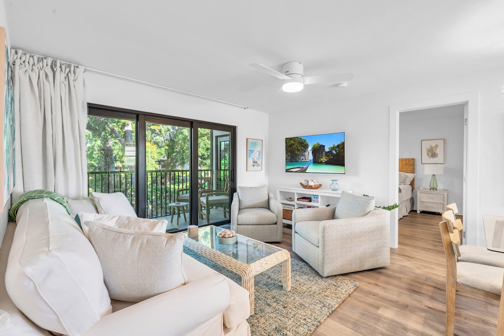 Park Shore Resort 46/60