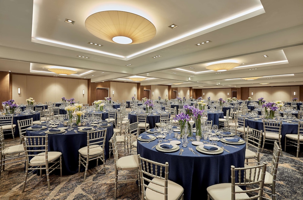 Hyatt Regency Newport Beach West 70/78