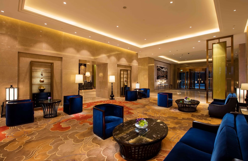 HILTON WUHAN RIVERSIDE 38/79