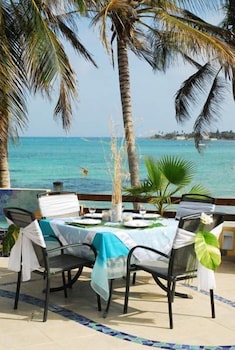Hotel Cocoplum Beach 51/73