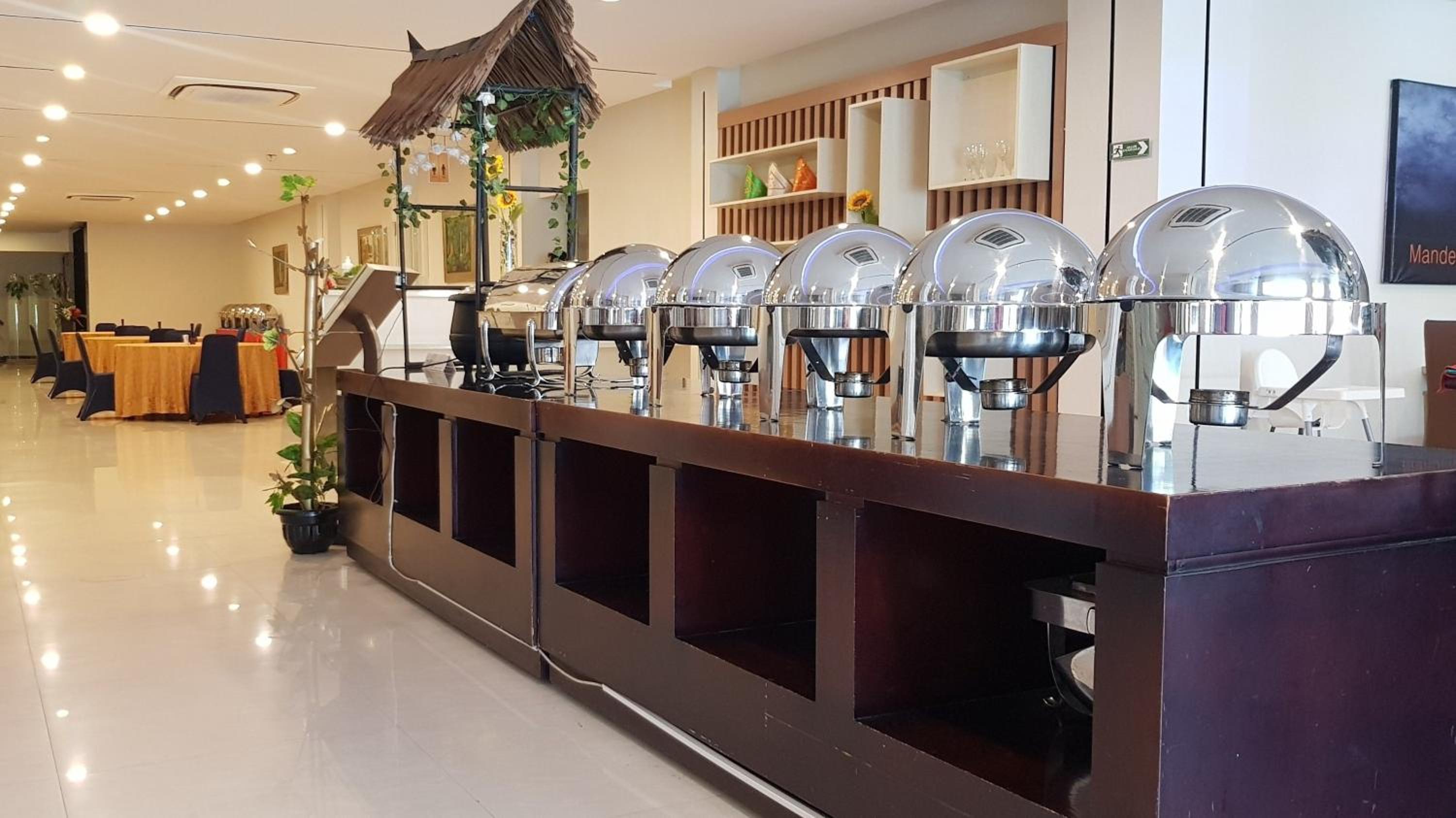 Kawana Hotel (Formerly The Aliga Padang) 32/42