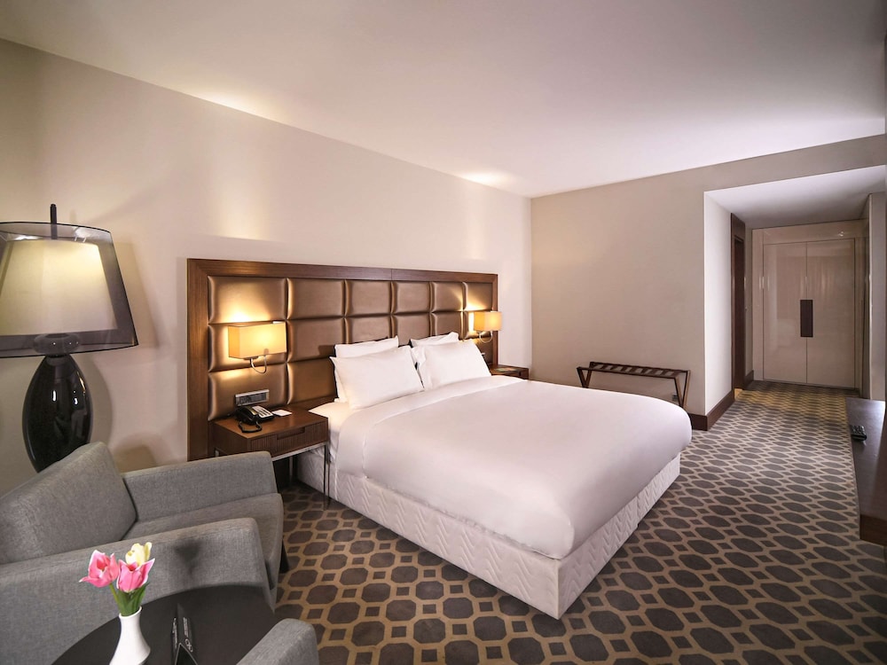 Mercure Istanbul West Hotel and Convention Center 13/33