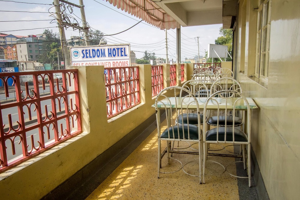 Seldom Hotel 12/18
