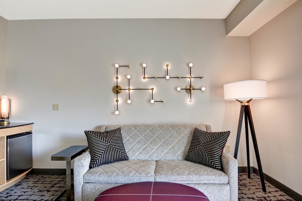 Doubletree By Hilton Baton Rouge 22/44