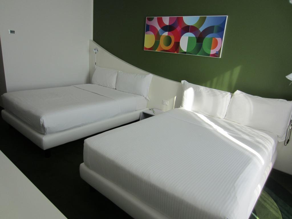 Room, 2 French Beds