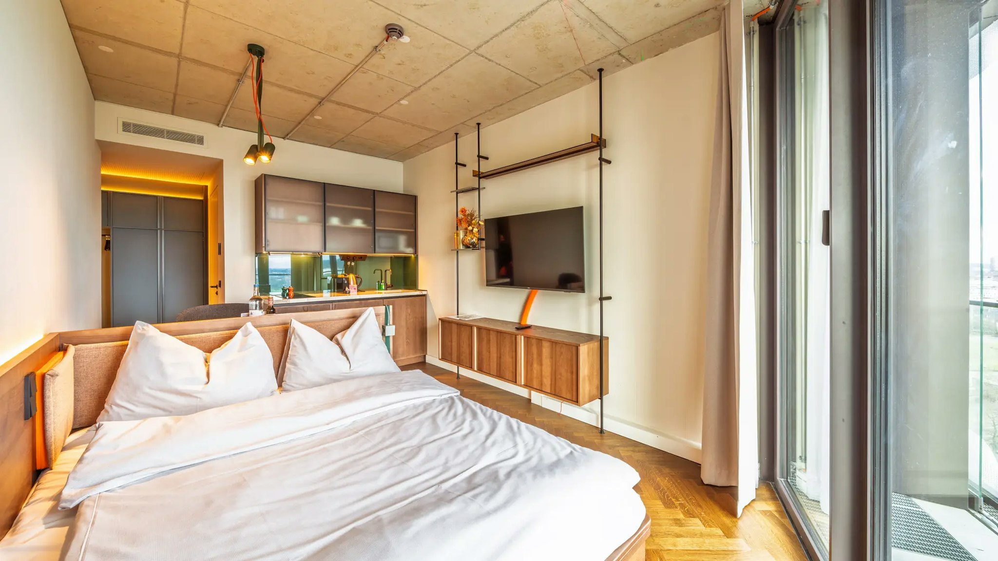 Skyline, Apartment