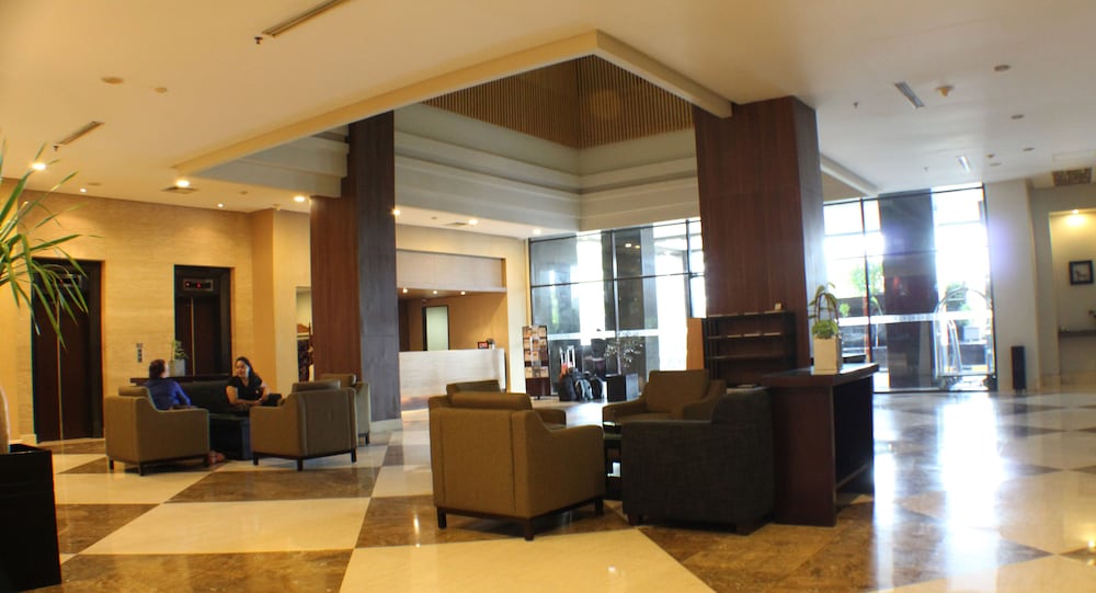 Hotel Santika Pandegiling 40/55