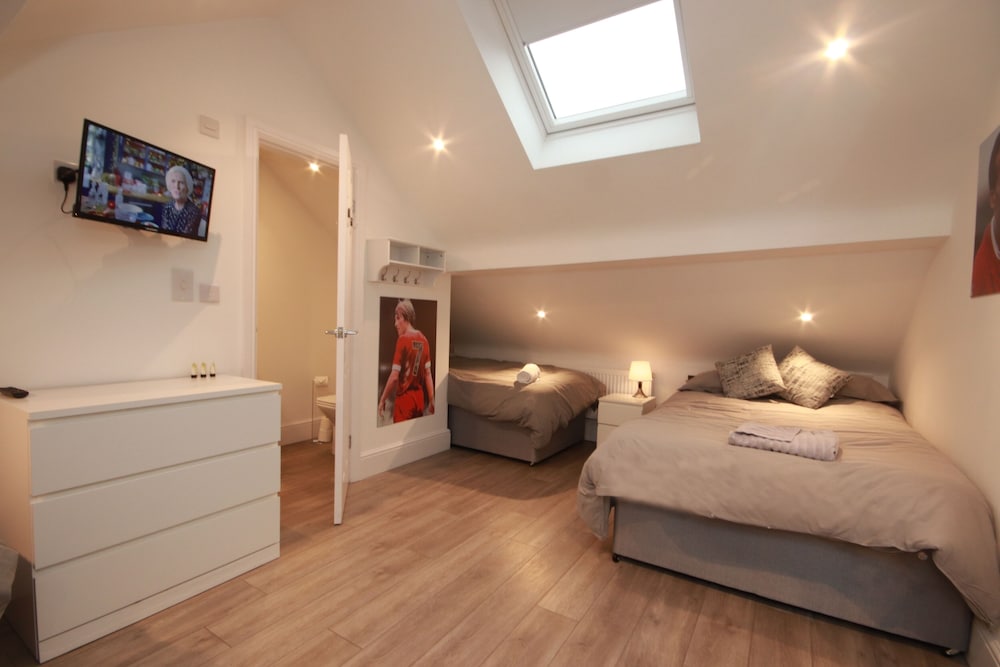 Room, 2 Double and Twin Beds