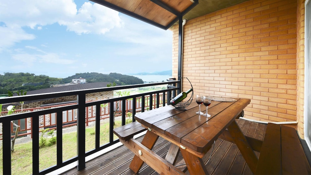 Yeosu Hwangto Pension 37/50