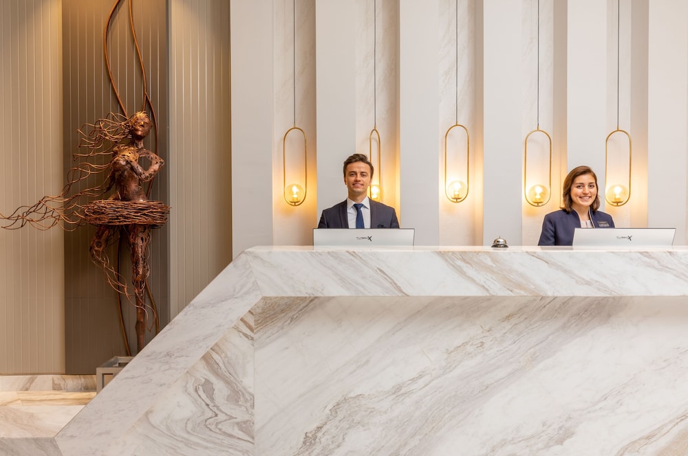 Unique Life Style Hotel 7/49