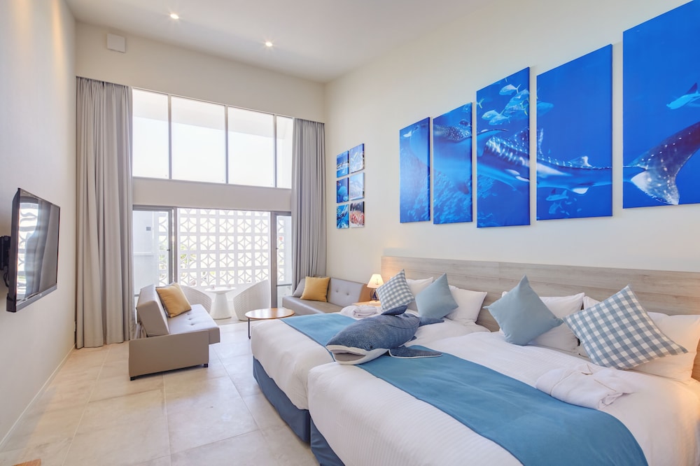Royal View Hotel Churaumi 13/42