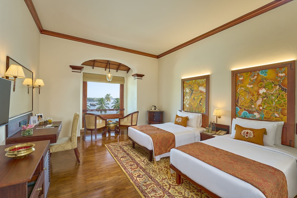 Grand, Heritage, Twin Beds, Lake View