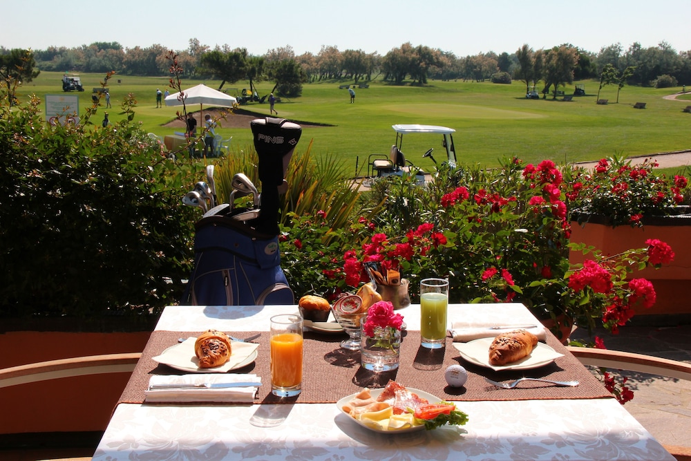Golf Hotel 47/68