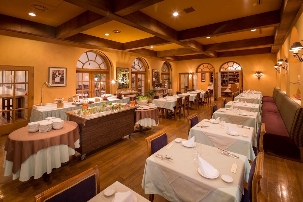 Poppy Springs Resort & Spa 60/63