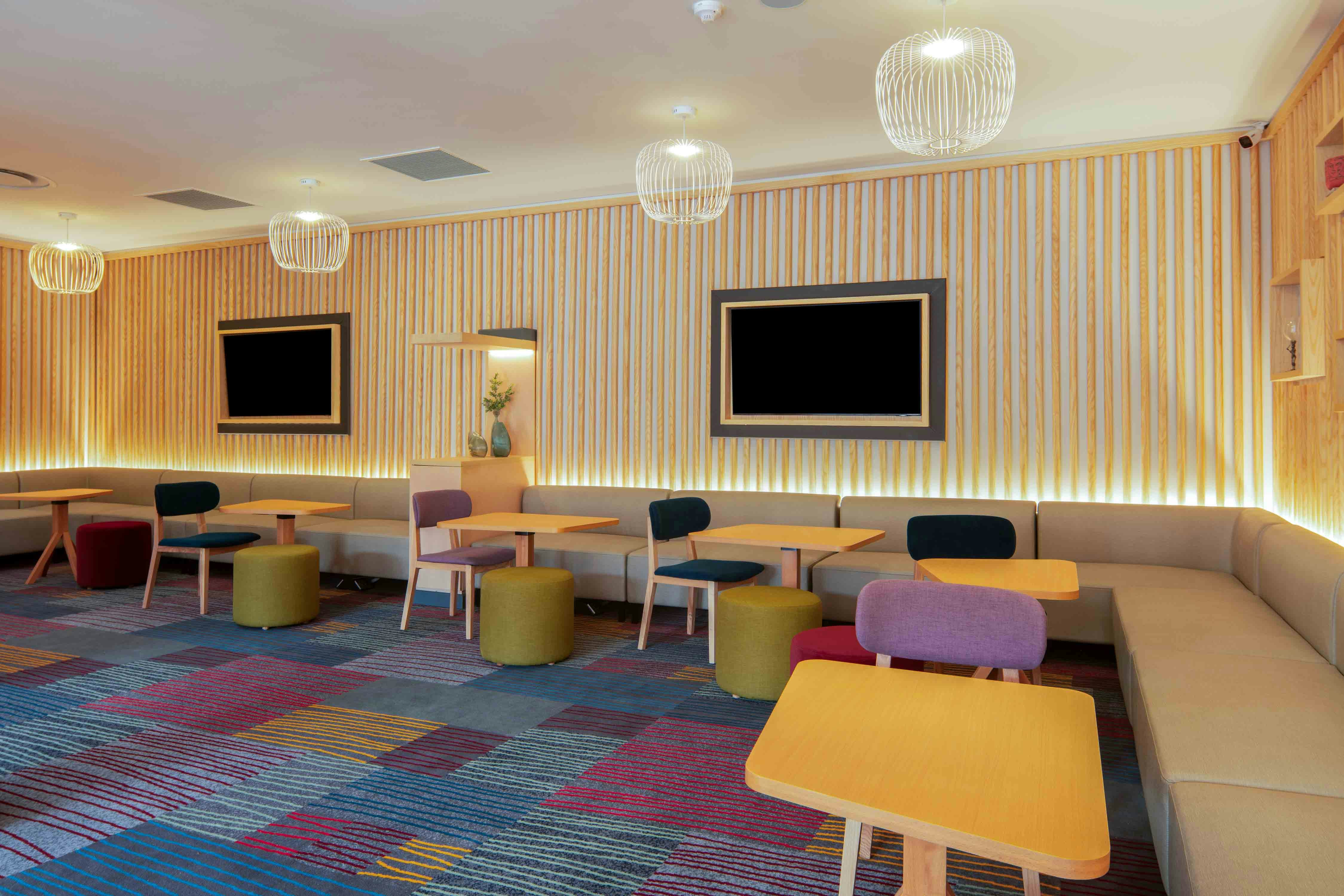 Hampton by Hilton Sandton Grayston 34/40