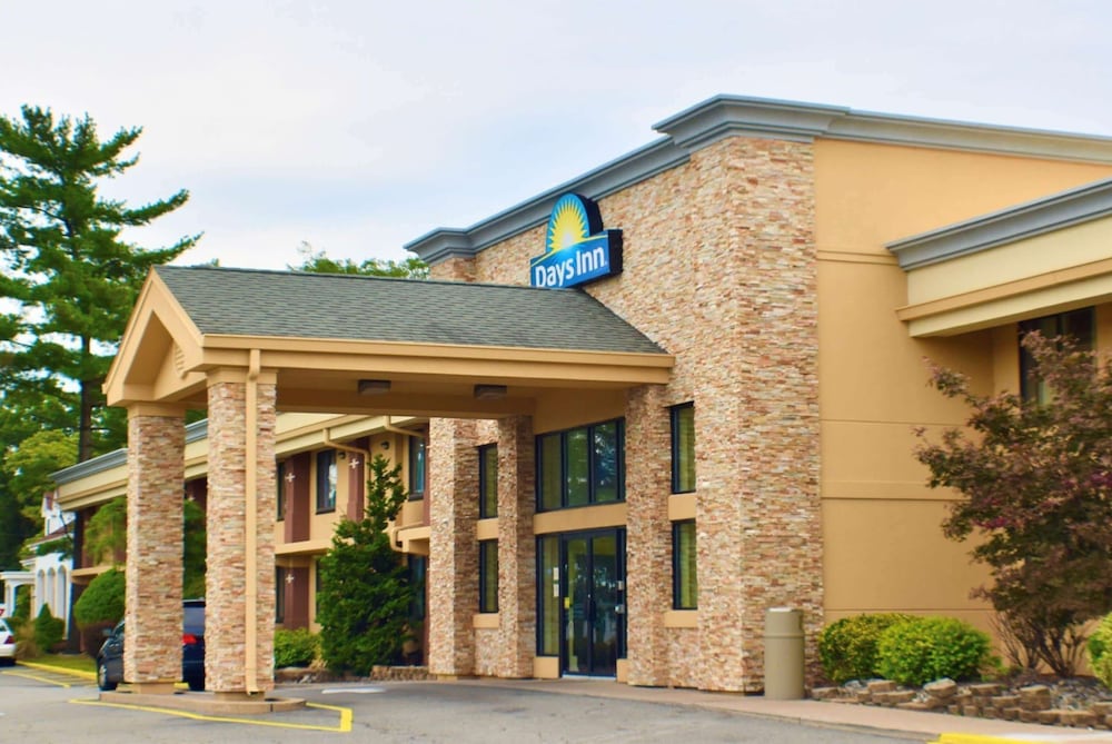 Days Inn by Wyndham Wayne 1/23