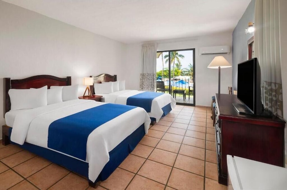 غرفة قياسية بسريرين مزدوجين، Grand Decameron Complex Bucerias A Trademark All Inclusive 4/9