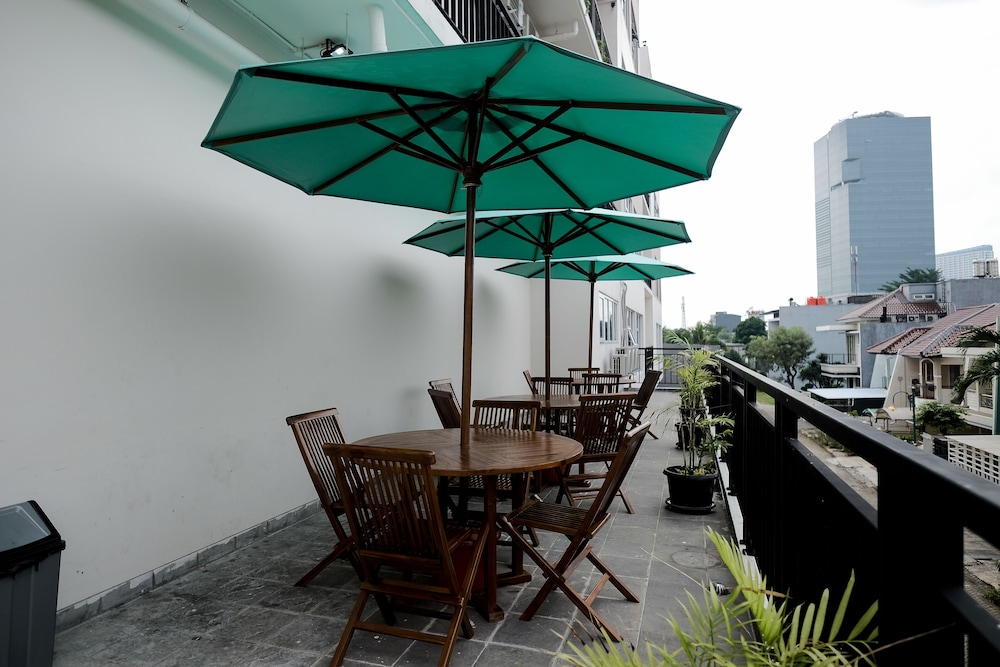 Sans Hotel Puri Indah Jakarta 50/62