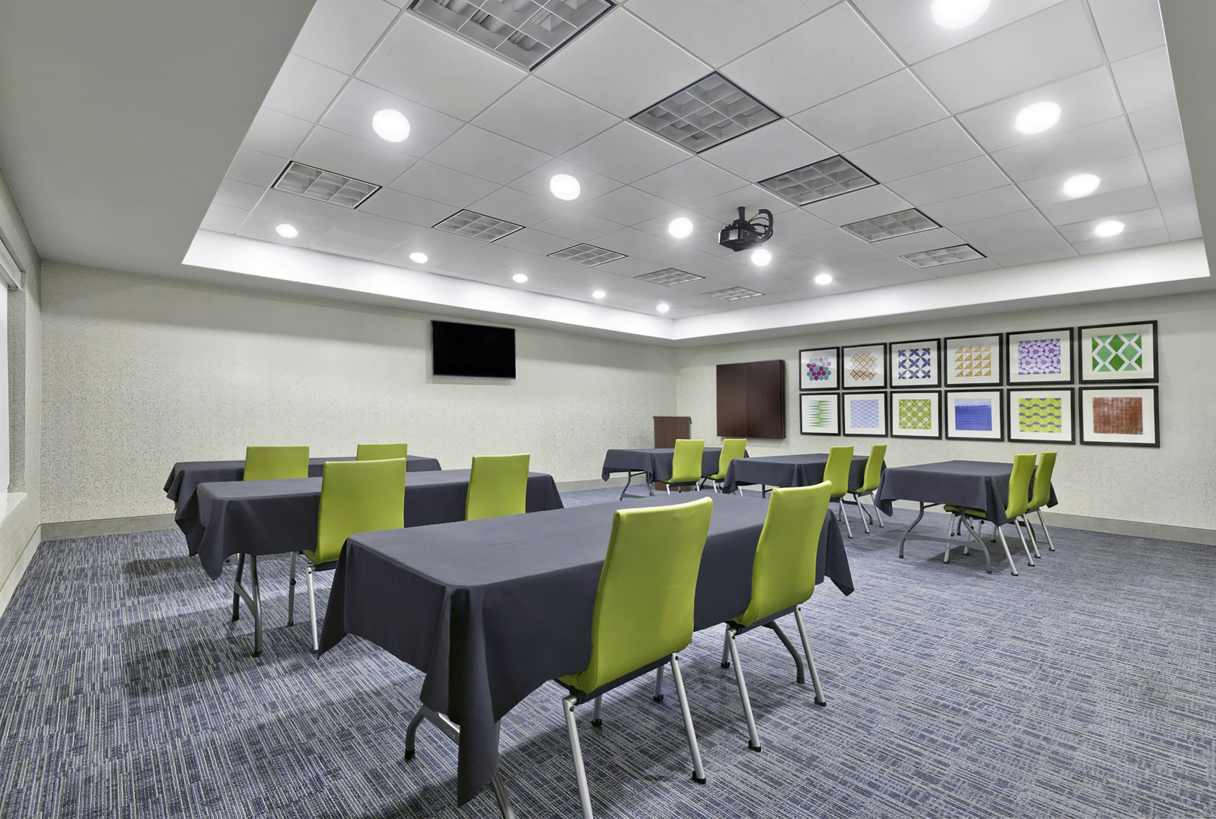 Holiday Inn Express Hotel And Suites Kansas City Grandview 59/64
