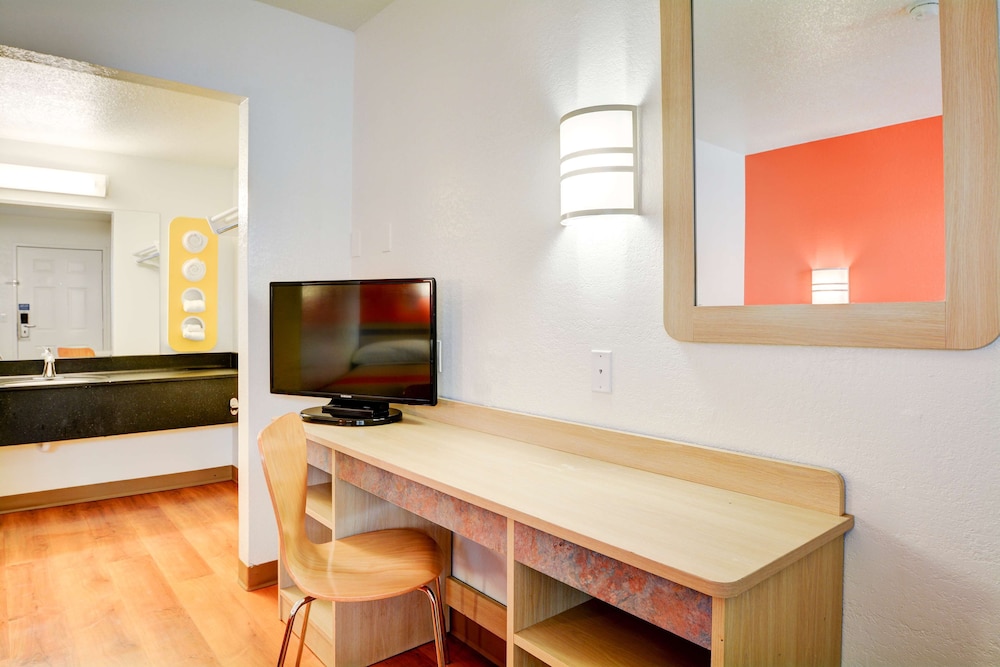 Motel6 Southington, CT - Hartford 32/43