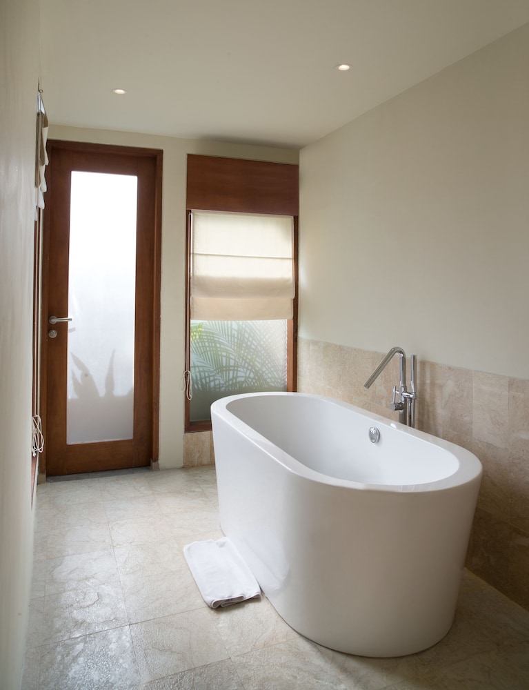 Ubud Village Hotel 50/51
