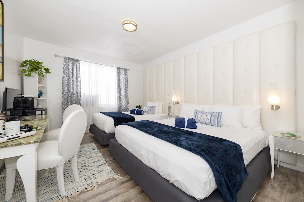 Norman's Hotel And Dining 30/62