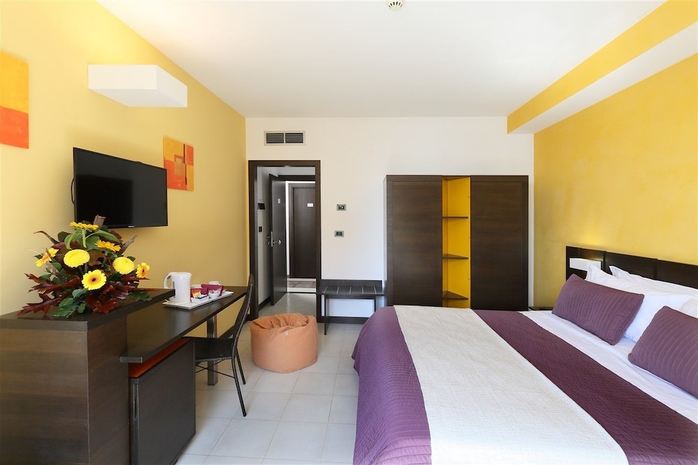 SUPERIOR, DOUBLE BED, OCEAN VIEW, BALCONY