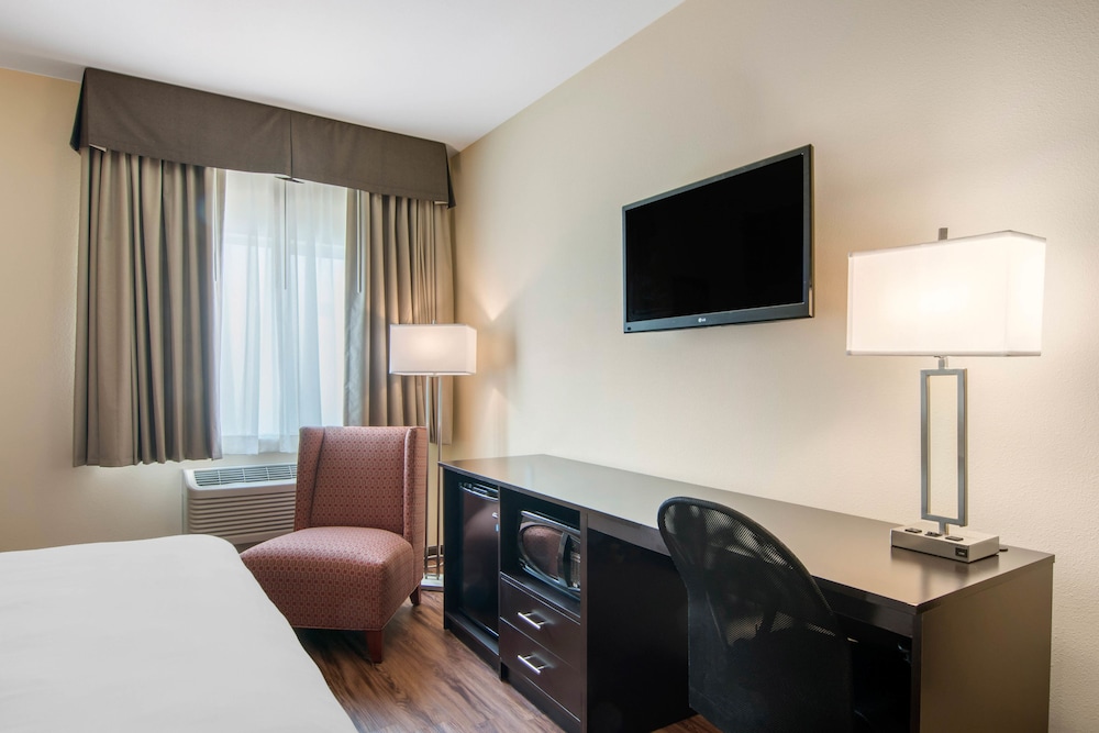 Econo Lodge Inn & Suites Springfield Main Street 31/63