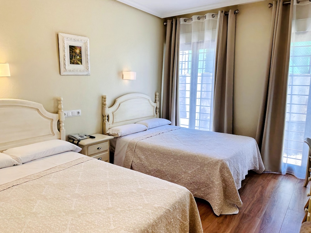 Hostal Toledo 15/50