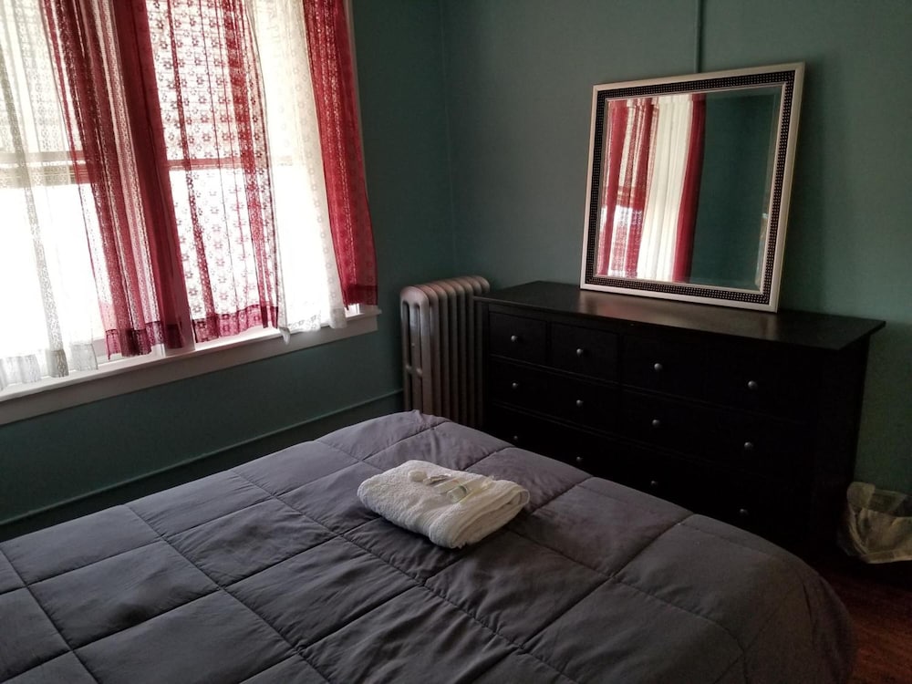 Hamtramck Hostel 14/33