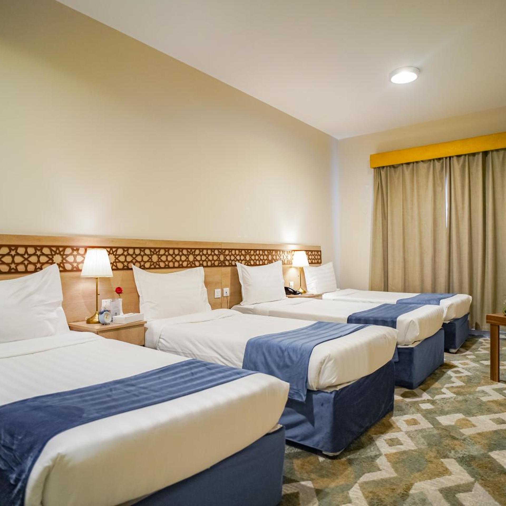 ROOM, QUADRUPLE