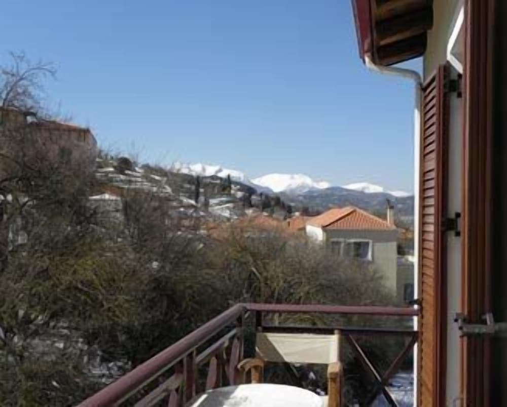 Ahilion Hotel 33/37