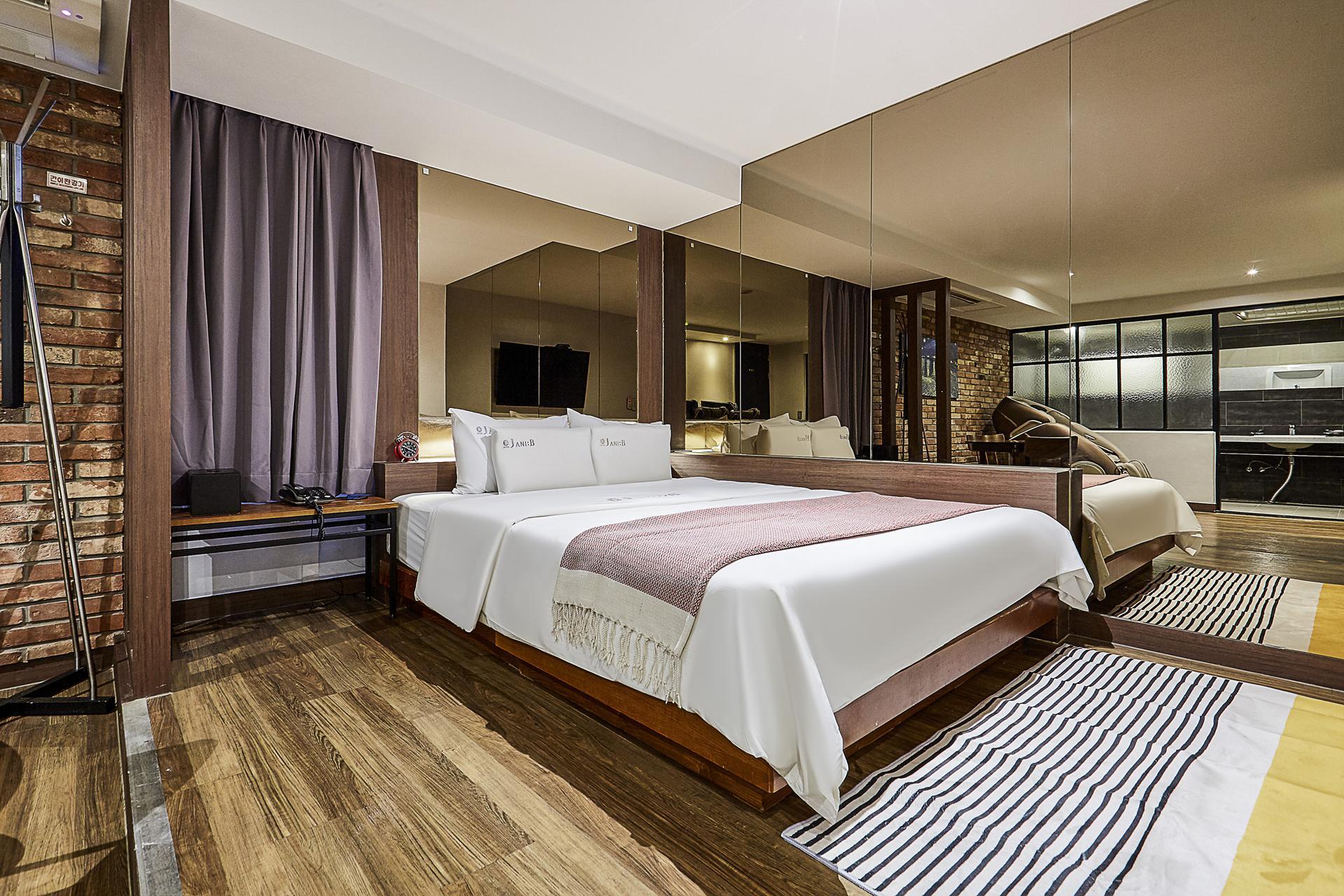 Jani B Hotel 34/56