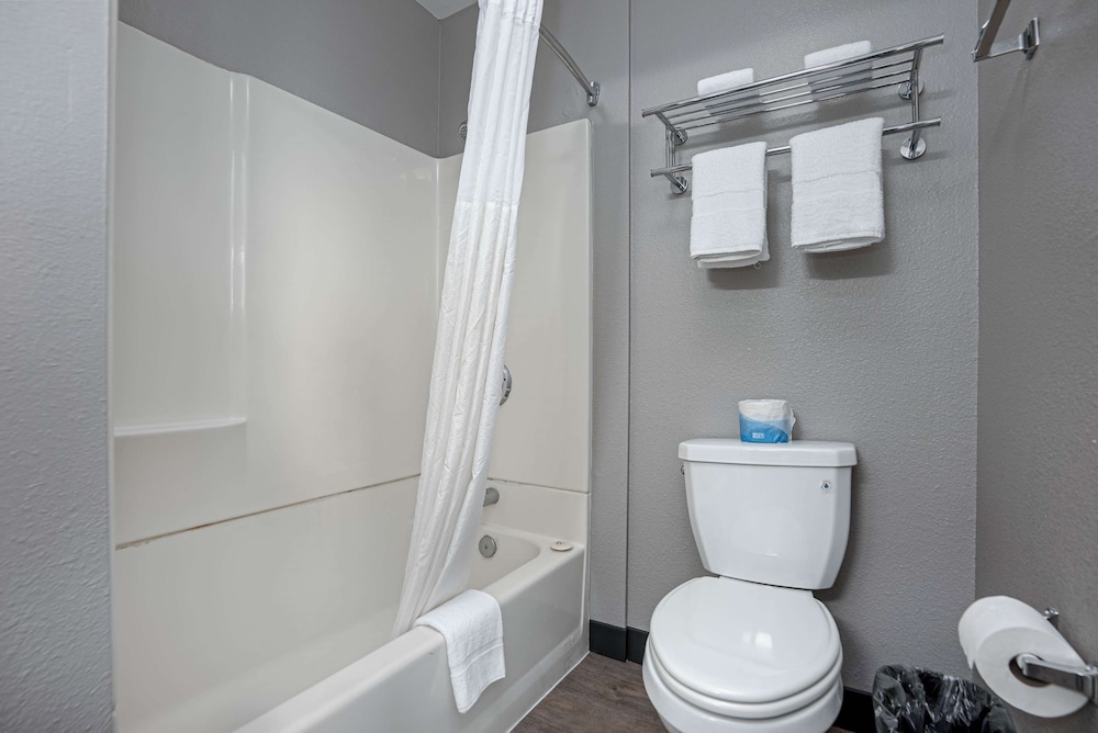 Motel6 San Diego, CA - Downtown 47/50