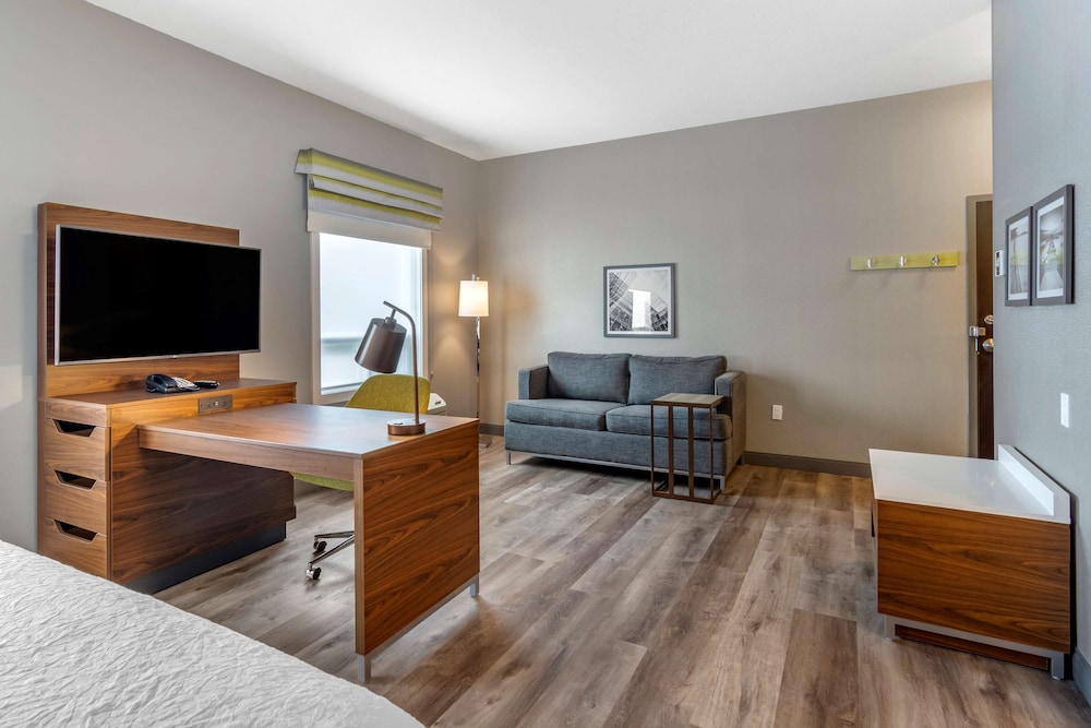 Hampton Inn & Suites by Hilton Edmonton/West 21/35