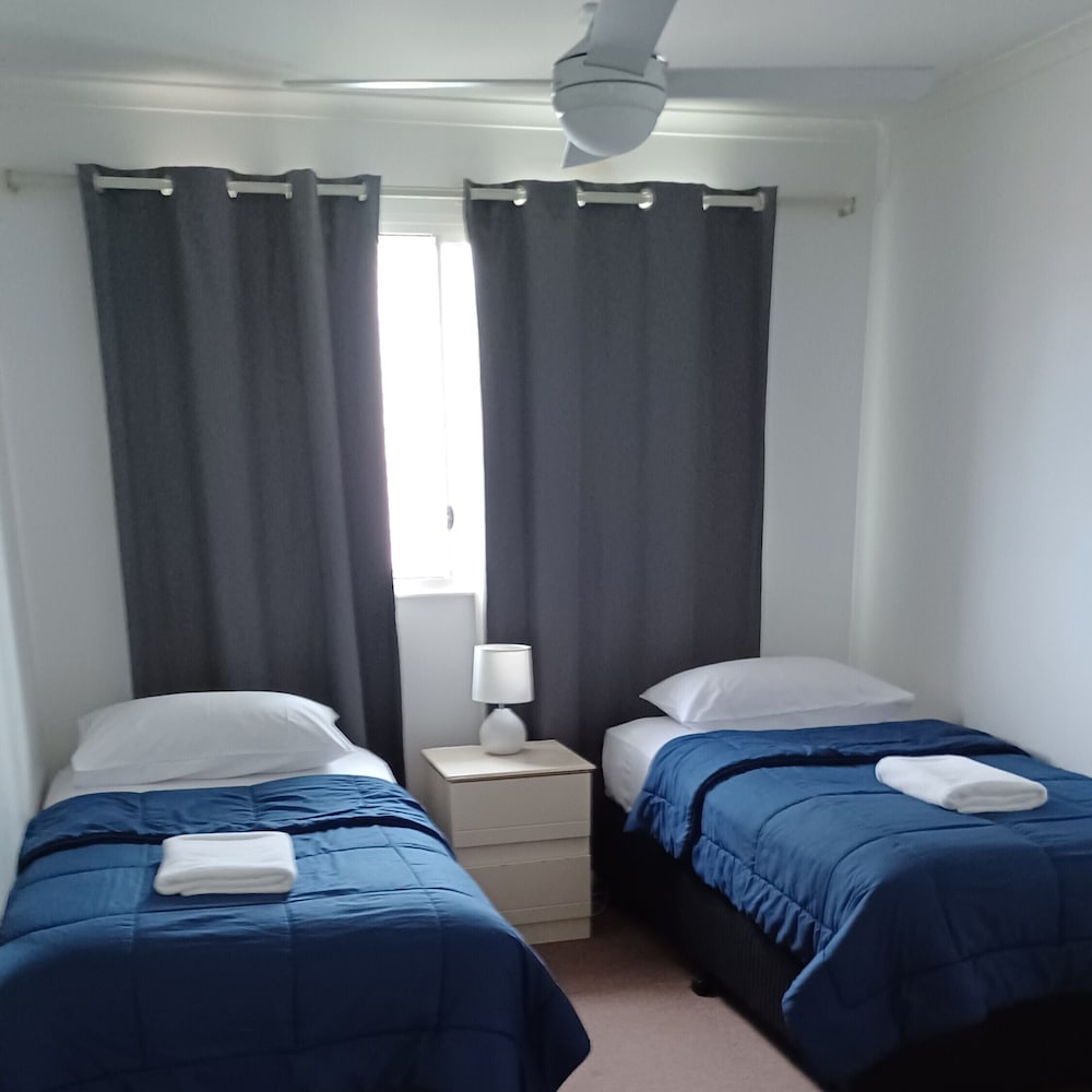 Blue Waters Apartments 29/71