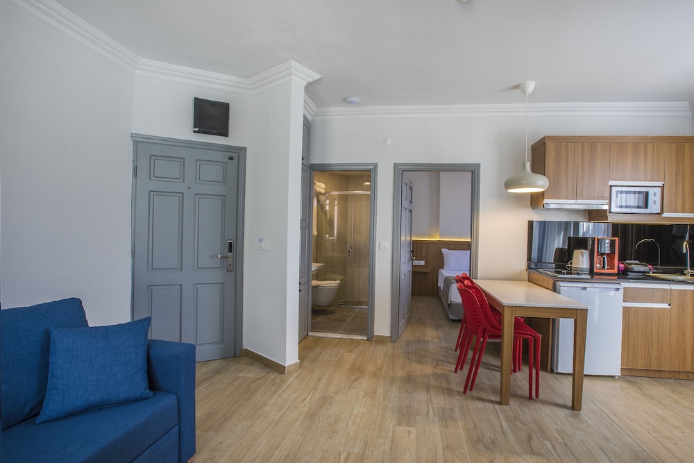 Comfort Suites 20/48