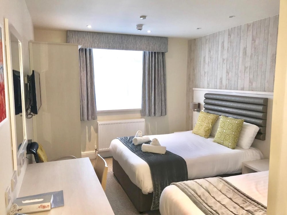 St. Ives Hotel 15/50