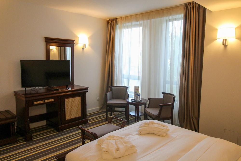 Hotel Avenue 23/64