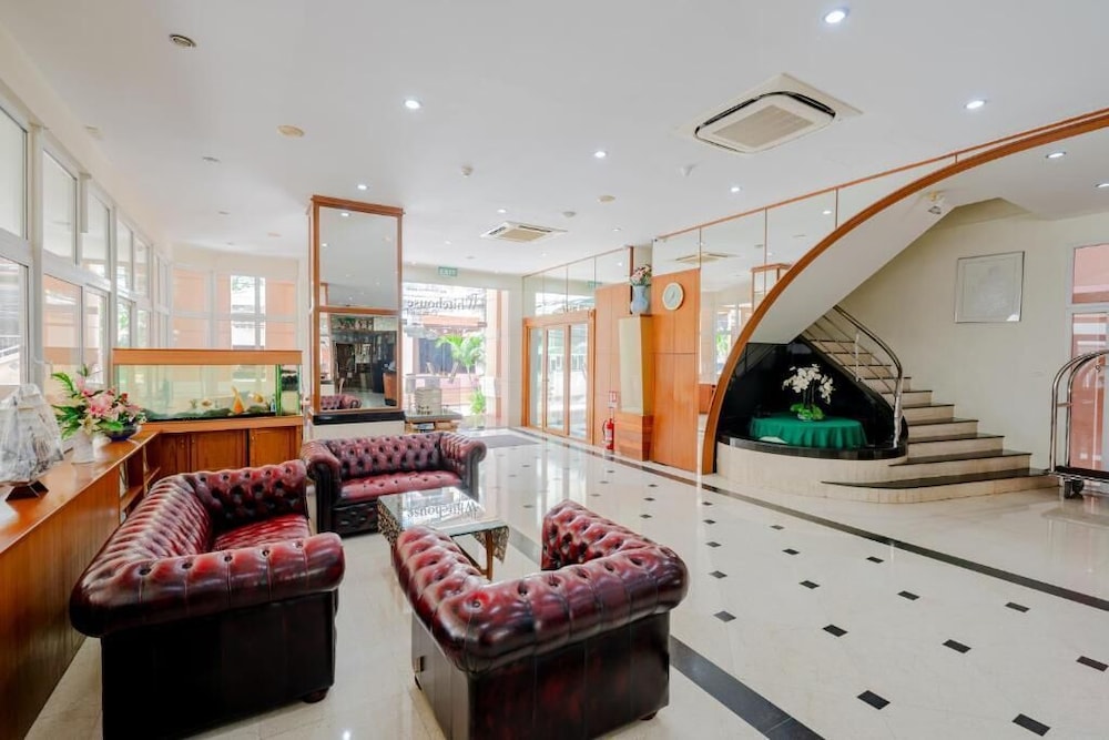The Whitehouse Condotel 23/40