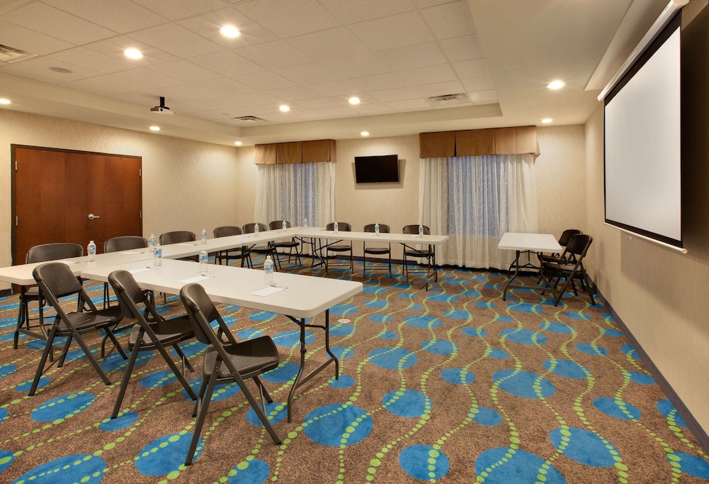 Hampton Inn Snyder 33/35