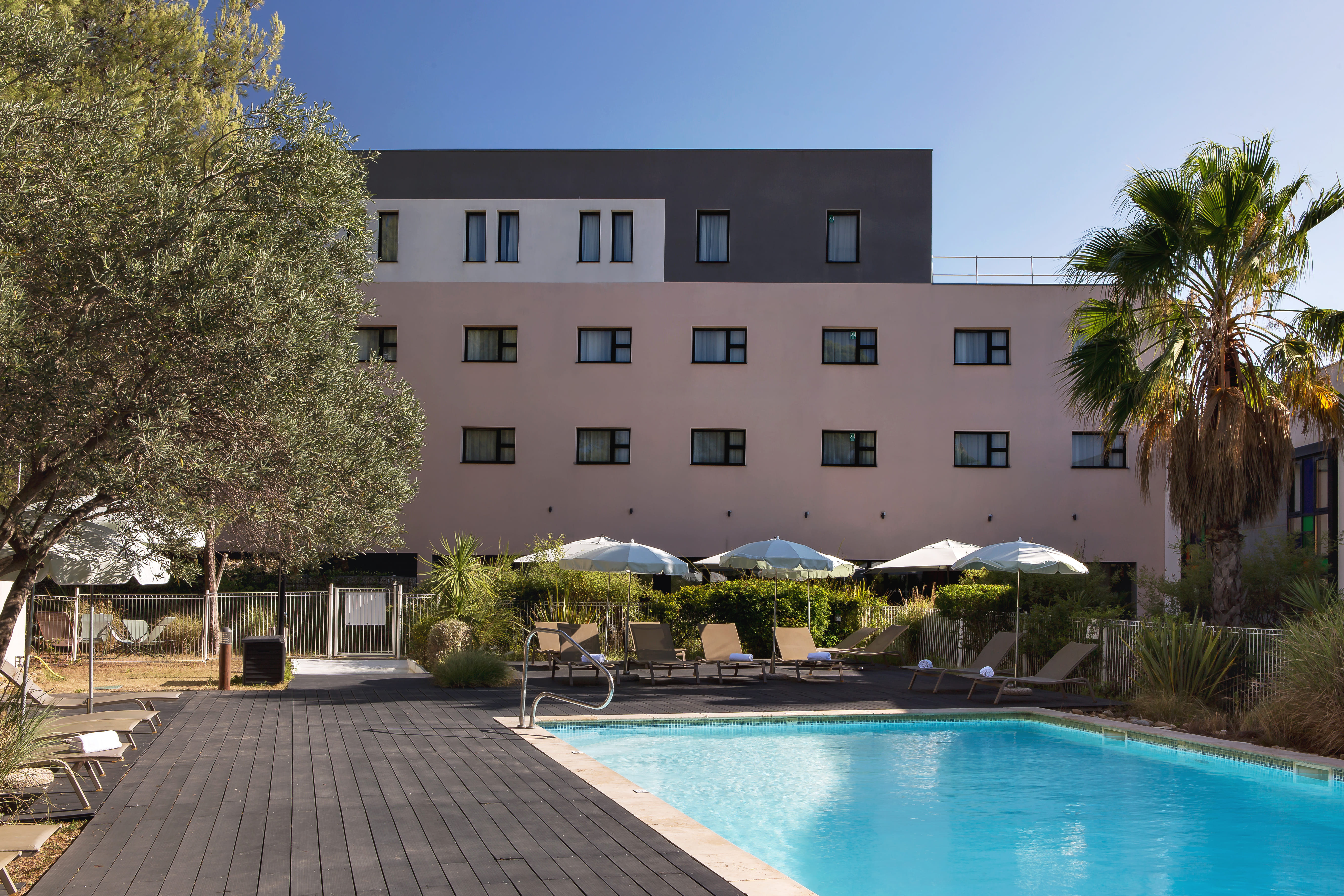 Holiday inn Marseille Airport (Ex Golden Tulip) 11/81