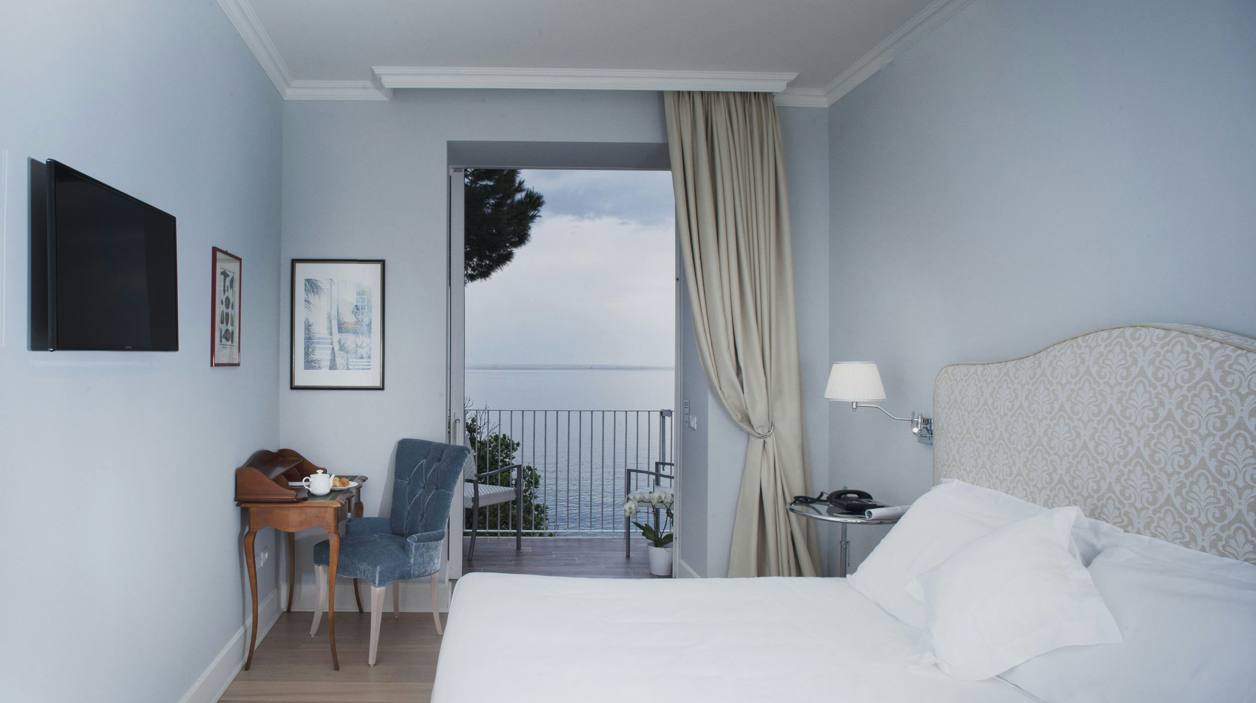 Hotel Riviera & Maximilians 11/61