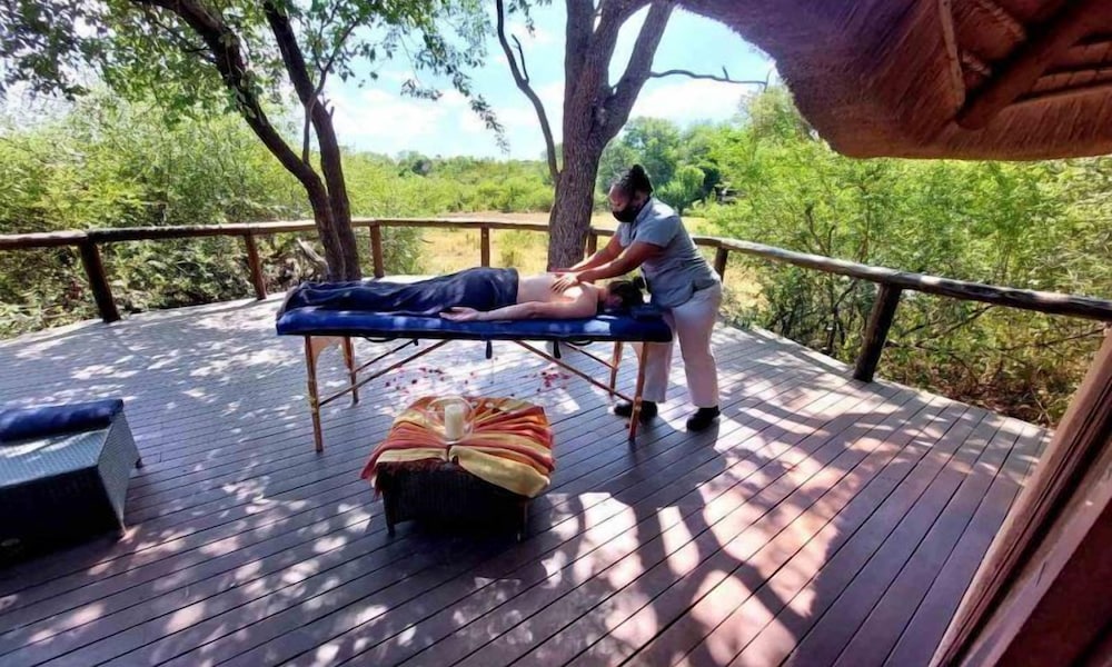 Motswiri Private Safari Lodge 24/67