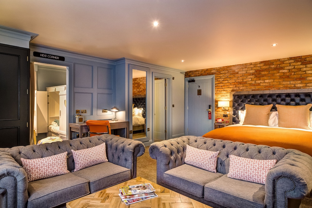 The Great House at Sonning 30/34