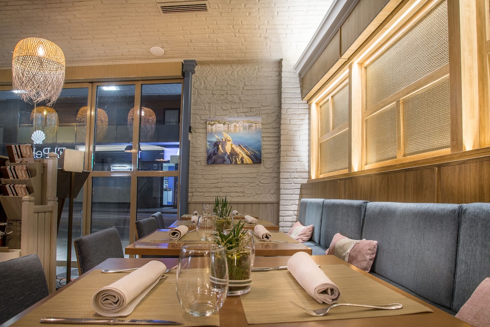 Hotel Pirineos Figueres 5/48