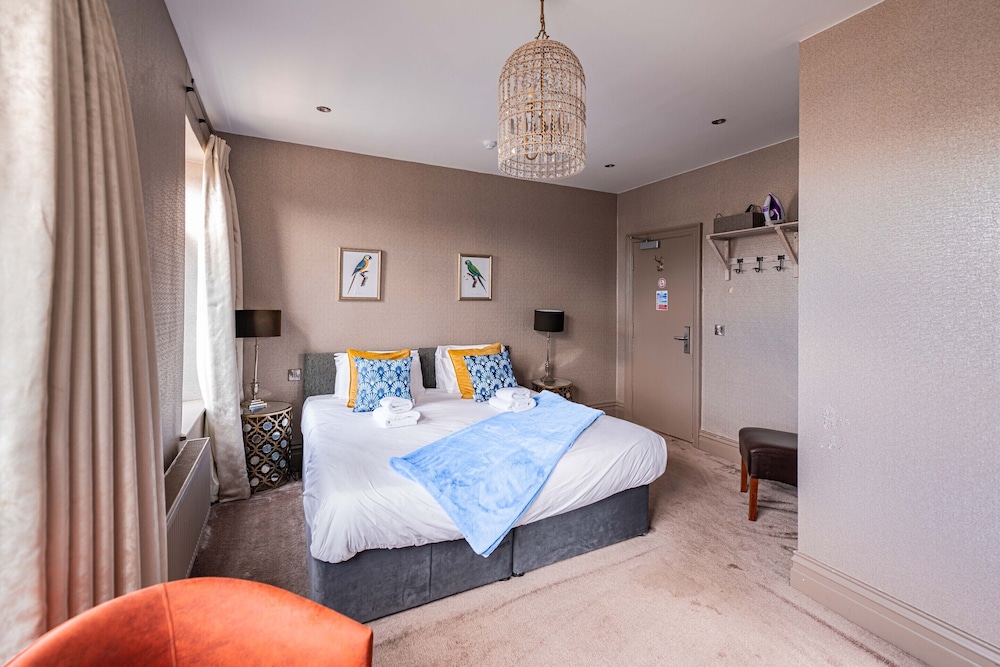 Peaky Blinders Accommodation & Bar 21/50