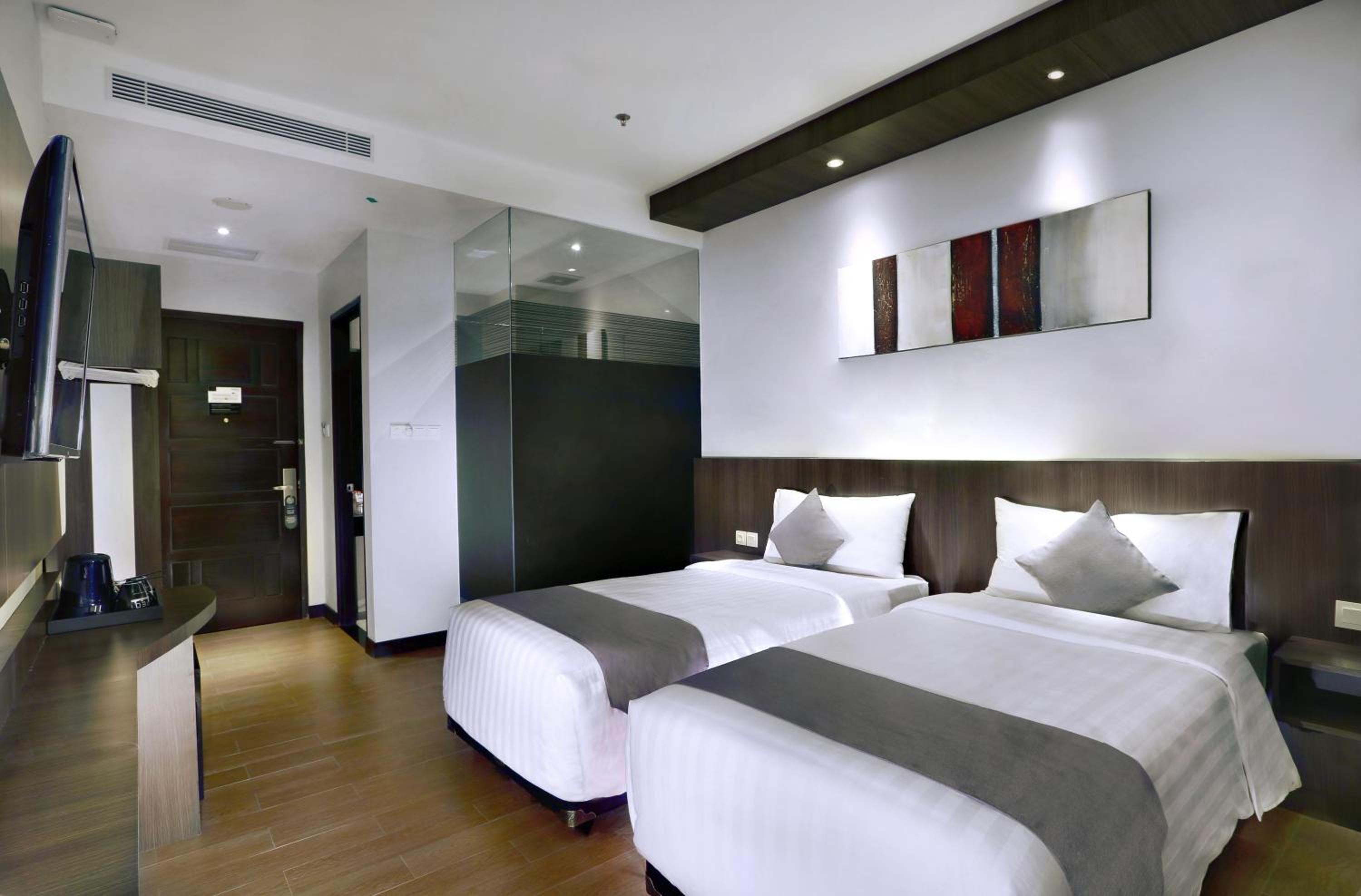 STANDARD, DOUBLE OR TWIN BED