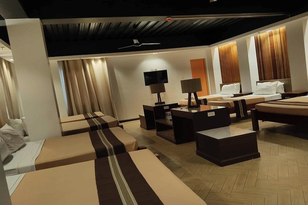 Hotel Lapira 51/61