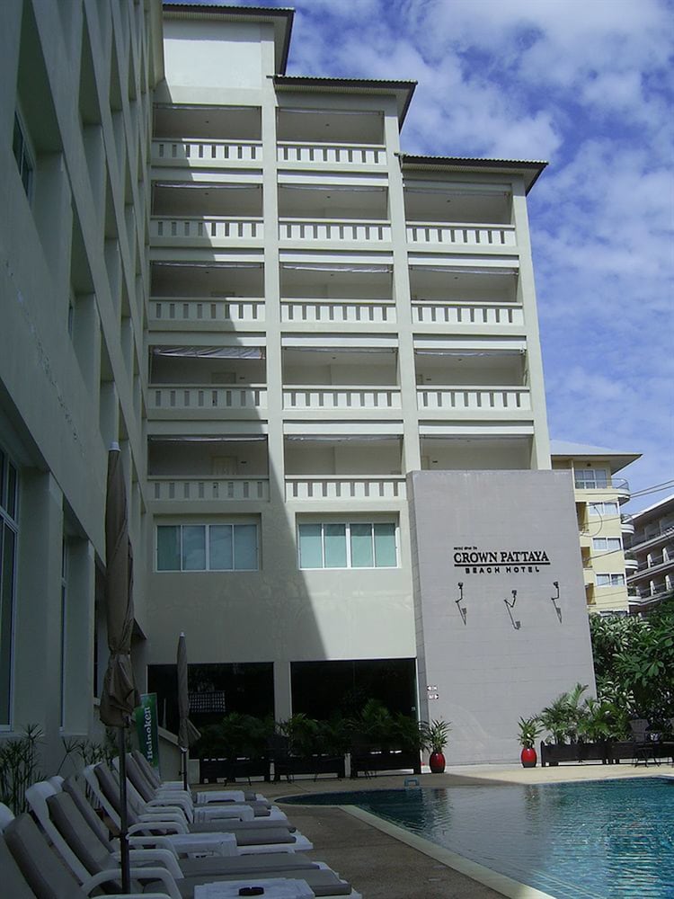 CROWN PATTAYA BEACH HOTEL 3/58